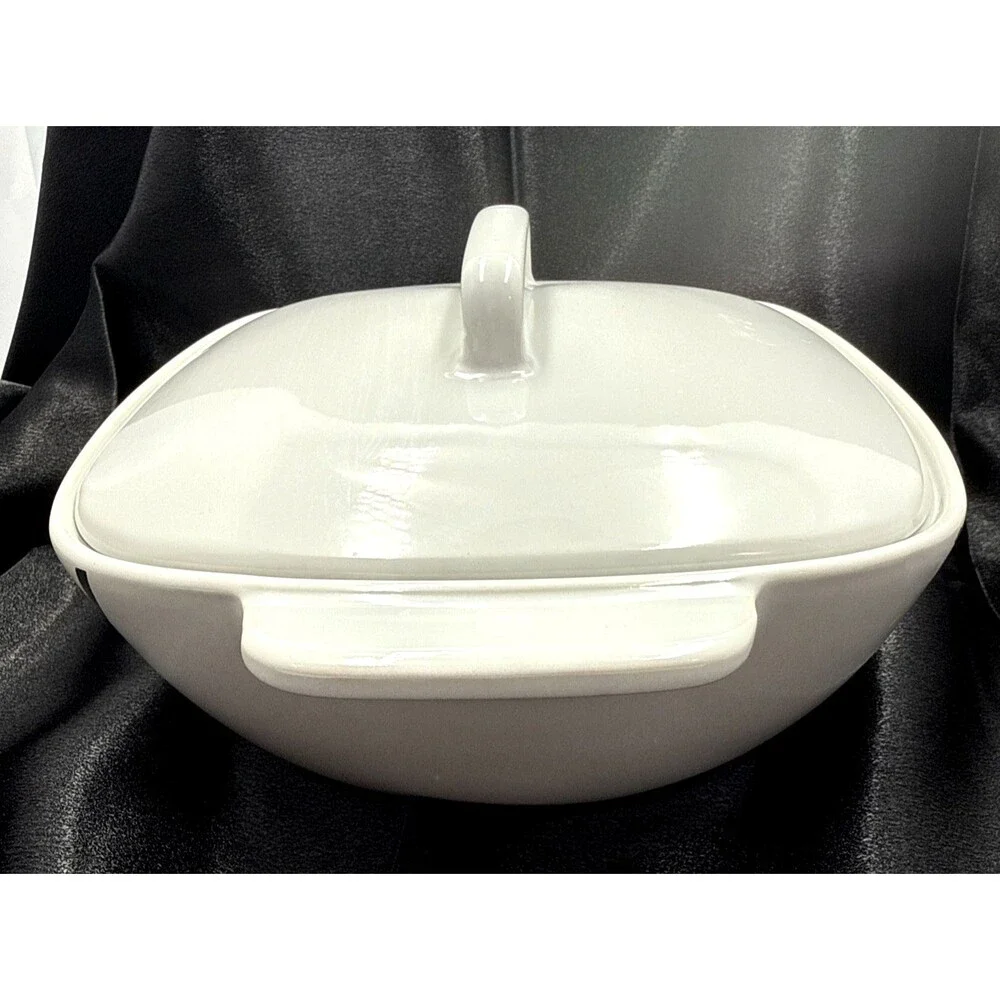 Corelle Coordinates Black Simple Lines Casserole Dishes W Lids 1.5qt and 2.5 qt